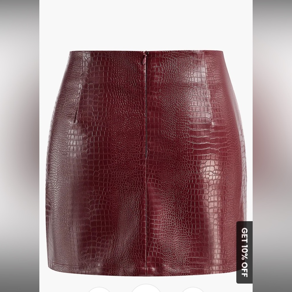 Commense Burgundy Croc-Embossed Mini Skirt